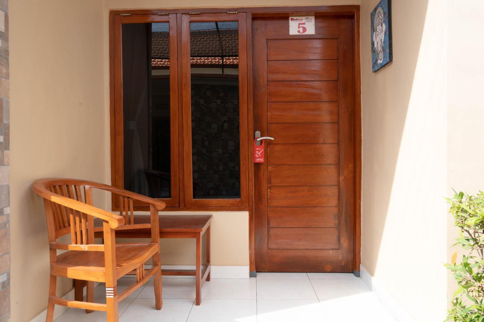 מלון Singaraja Reddoorz Near Buleleng Harbour 2 מראה חיצוני תמונה
